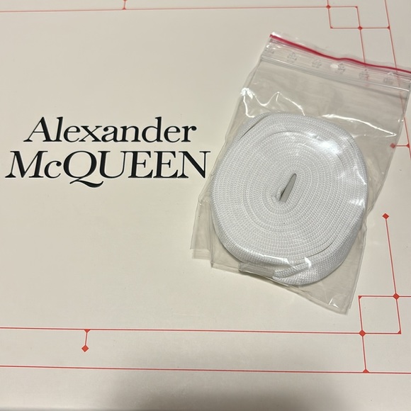 GUC Alexander McQueen Oversized Platform Sneaker - Picture 7 of 7